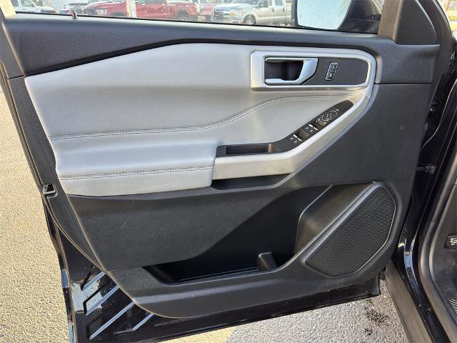 Certified 2022 Ford Explorer XLT w/ Equipment Group 202A image 13