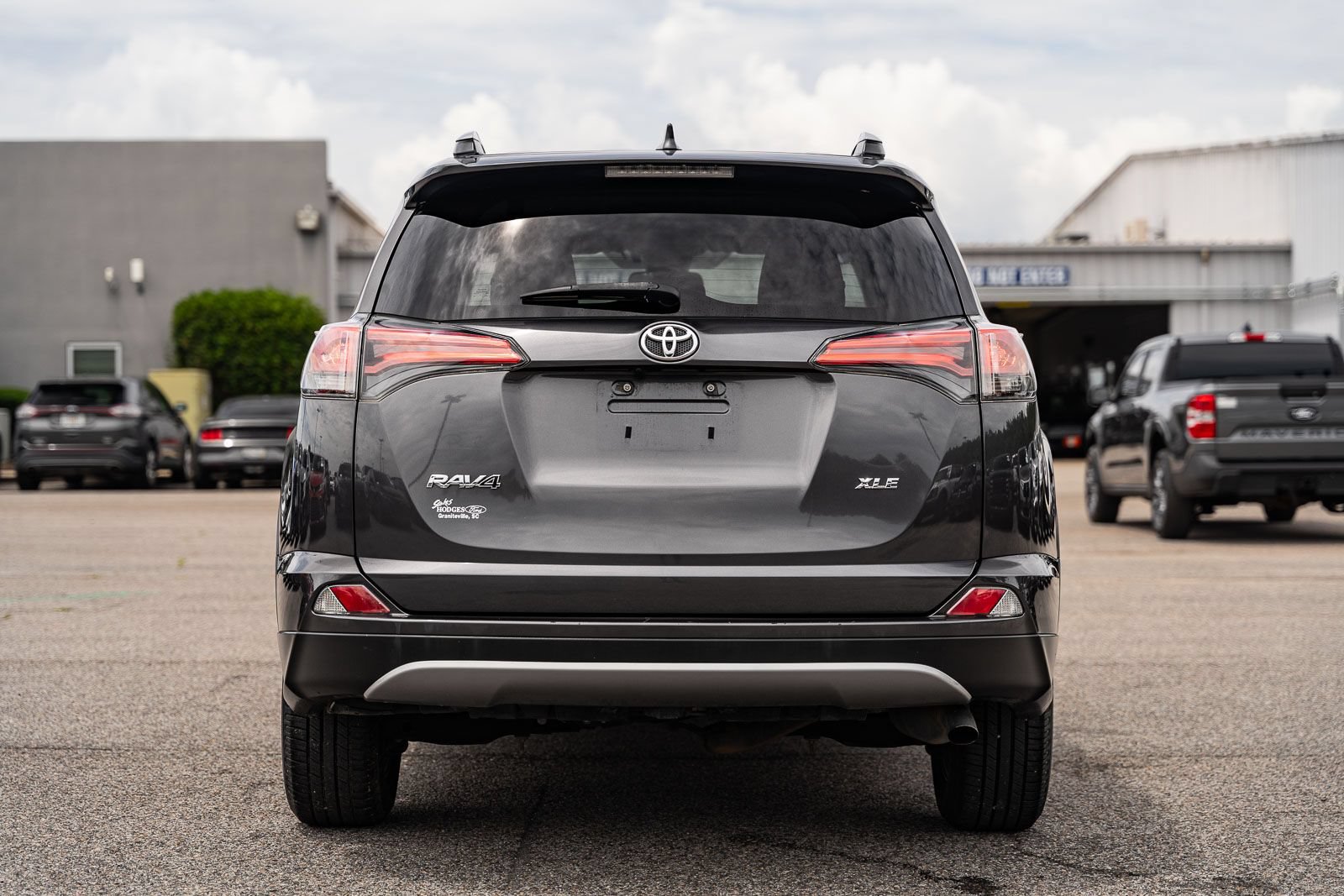 Used 2018 Toyota RAV4 XLE w/ Plus Extra Value Package FWD image 6