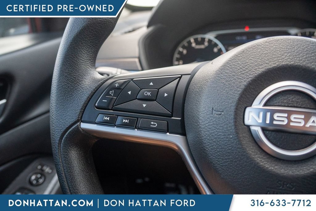 Used 2025 Nissan Altima 2.5 SV FWD image 14