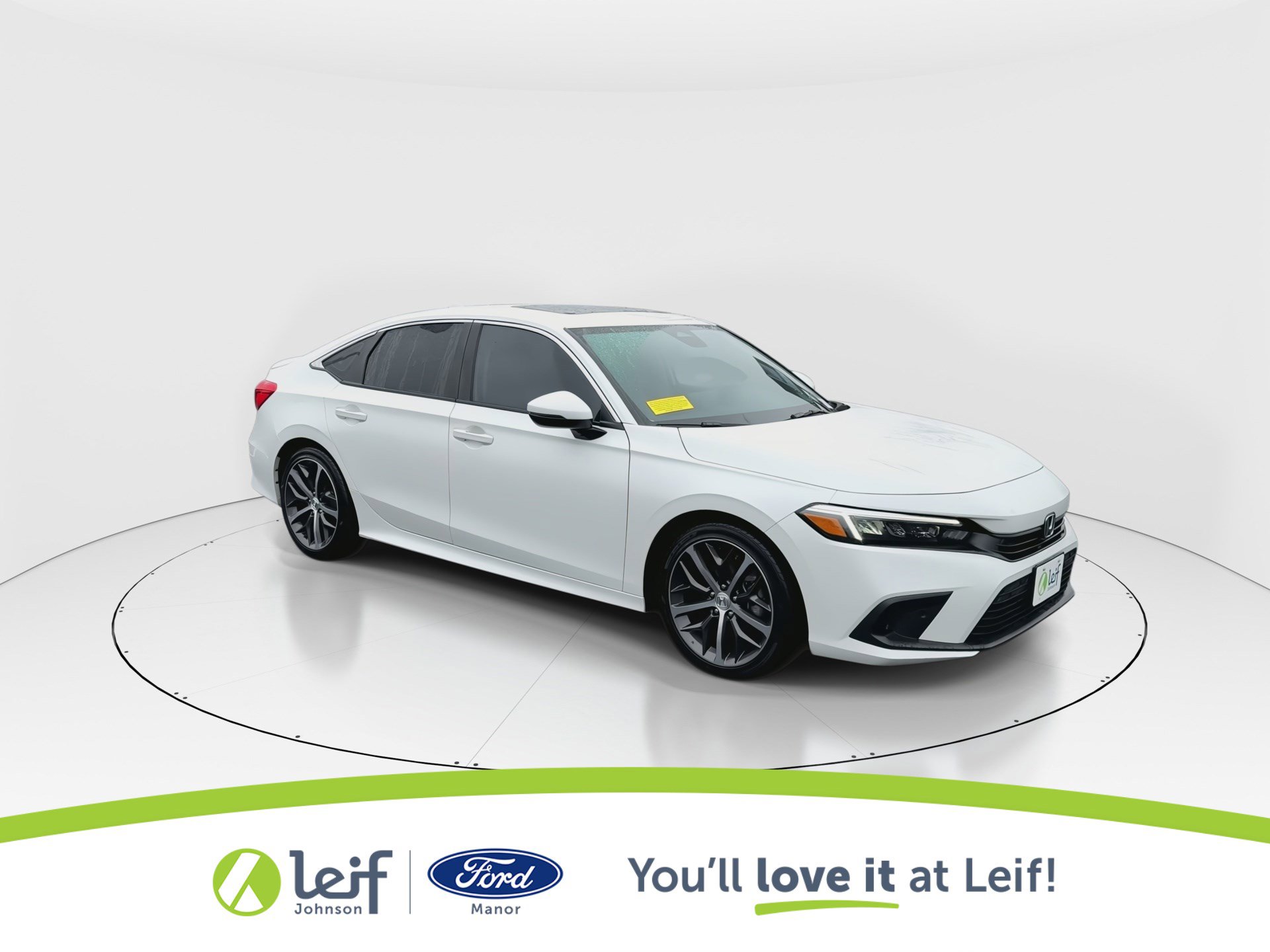Used 2024 Honda Civic Touring image 2