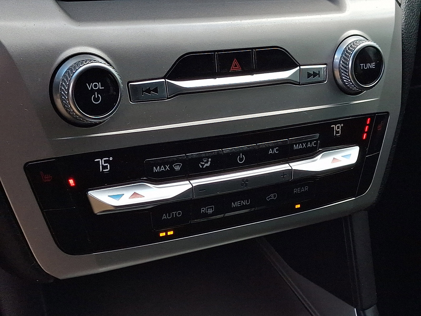 Certified 2021 Ford Explorer XLT image 17