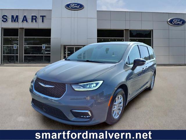 Used 2025 Chrysler Pacifica Select FWD image 1