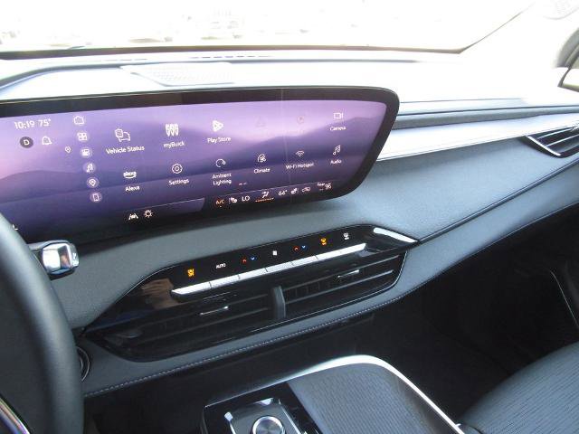 Used 2025 Buick Enclave Sport Touring AWD/4WD image 32