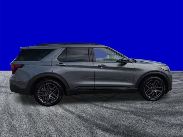 Certified 2025 Ford Explorer ST RWD image 3