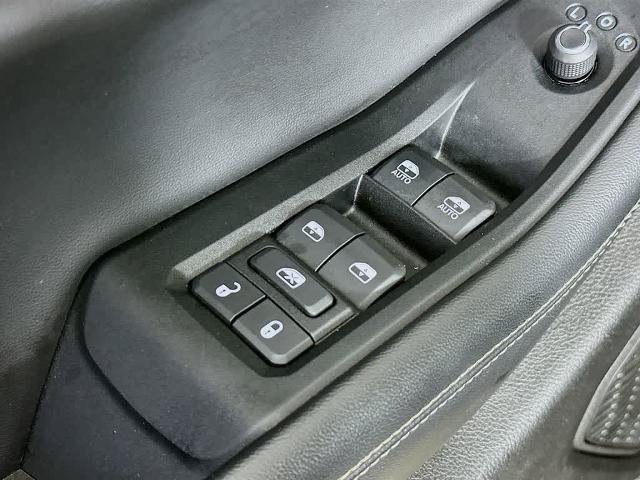 Used 2024 Jeep Grand Cherokee L Altitude RWD image 28