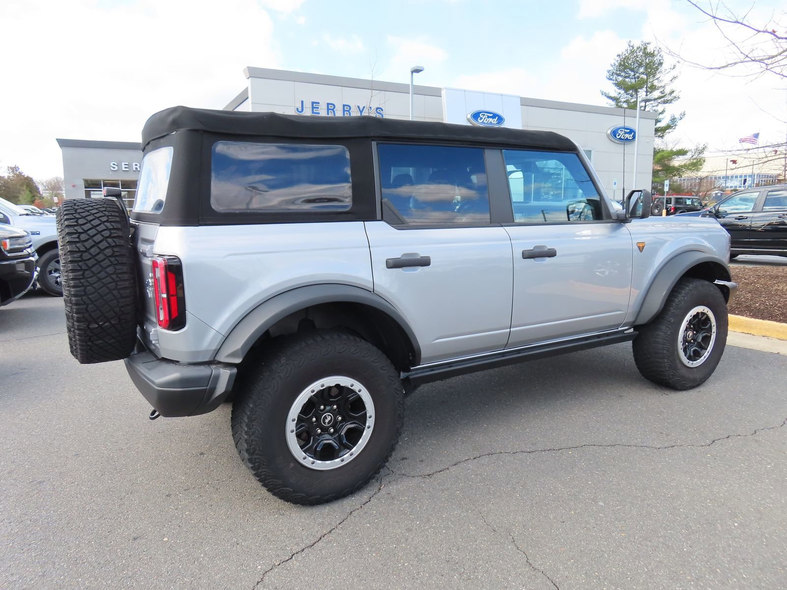 Certified 2022 Ford Bronco Badlands w/ Sasquatch Package image 6