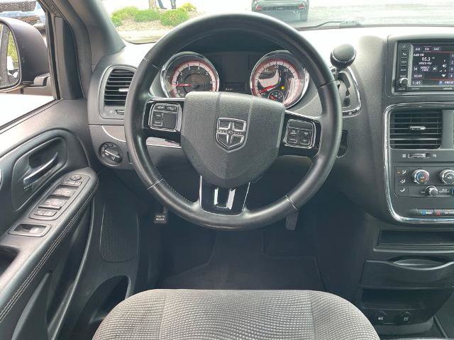 Used 2020 Dodge Grand Caravan SE FWD image 12