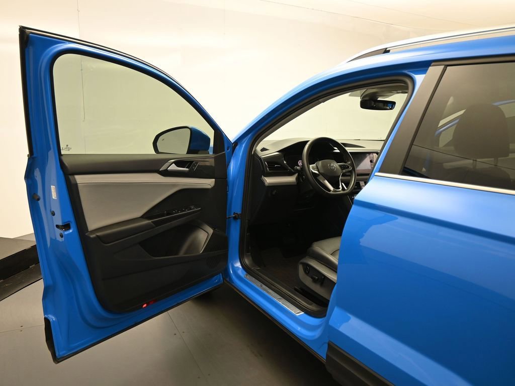 Used 2022 Volkswagen Taos SEL w/ Panoramic Sunroof Package image 36