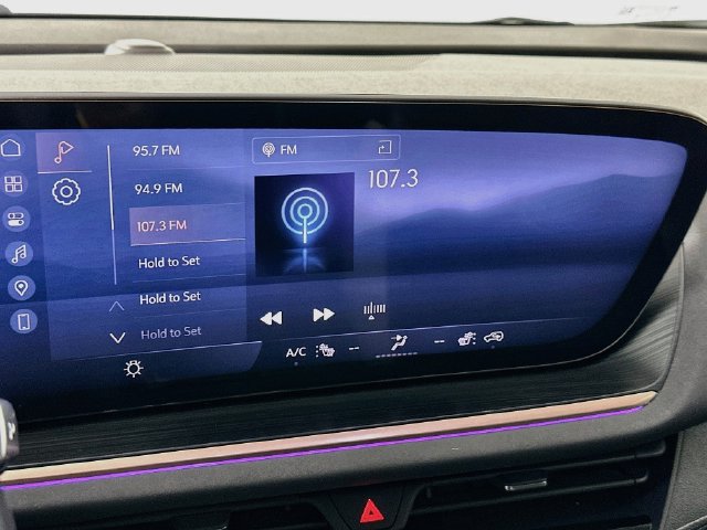 Used 2024 Buick Envision Sport Touring AWD/4WD image 22
