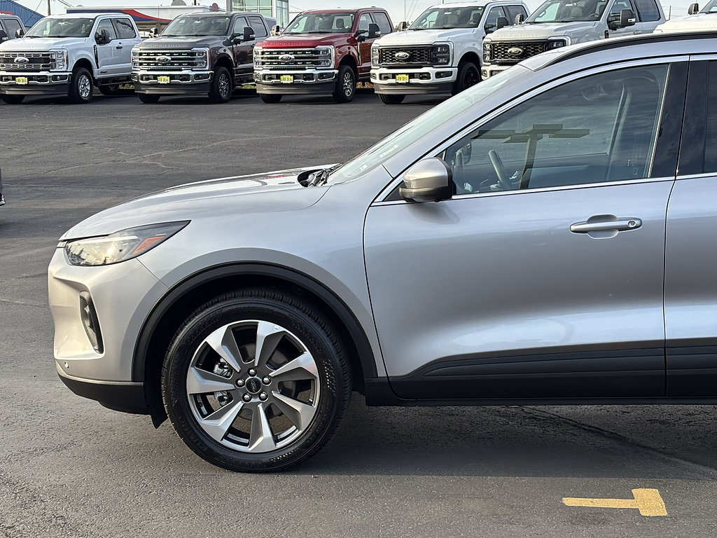 Certified 2024 Ford Escape Platinum AWD/4WD image 10