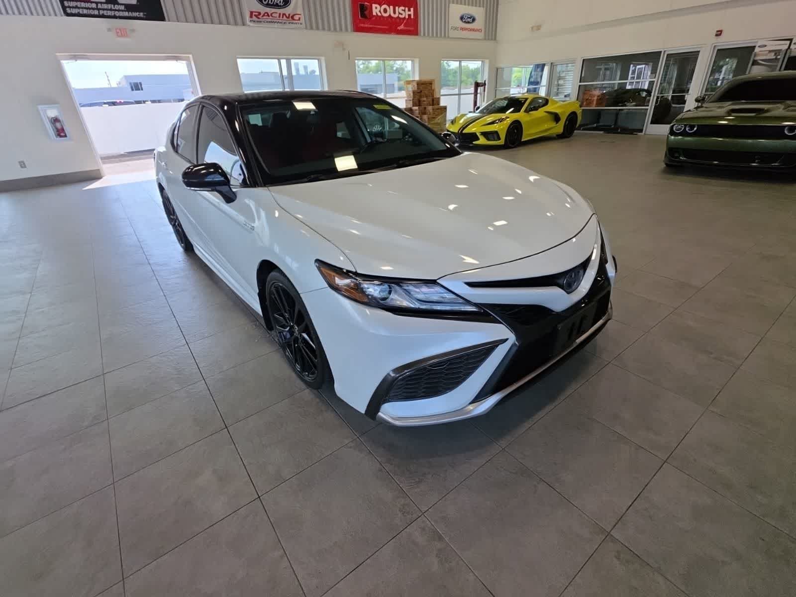 Used 2021 Toyota Camry XSE FWD image 4