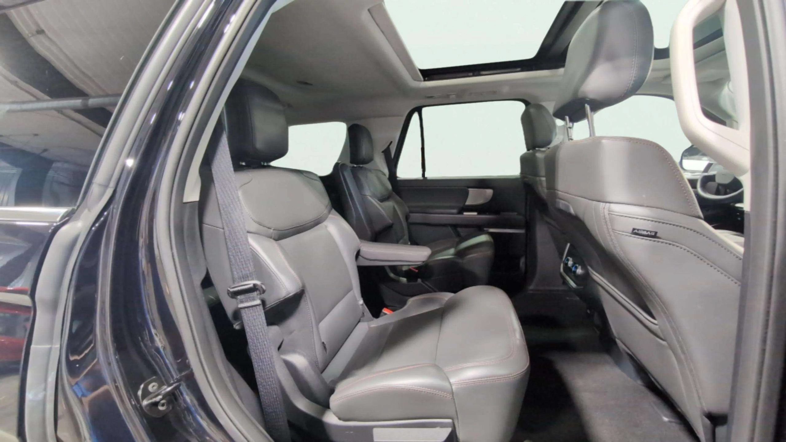 Certified 2025 Ford Expedition Active AWD/4WD image 16