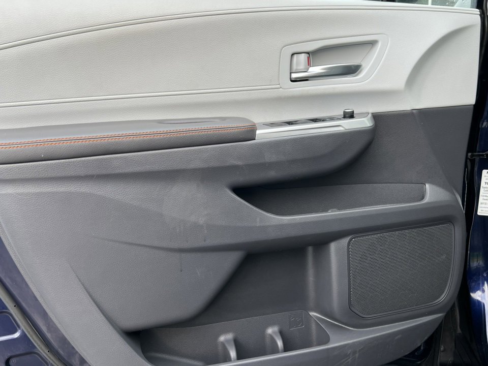 Used 2021 Toyota Sienna XSE image 17