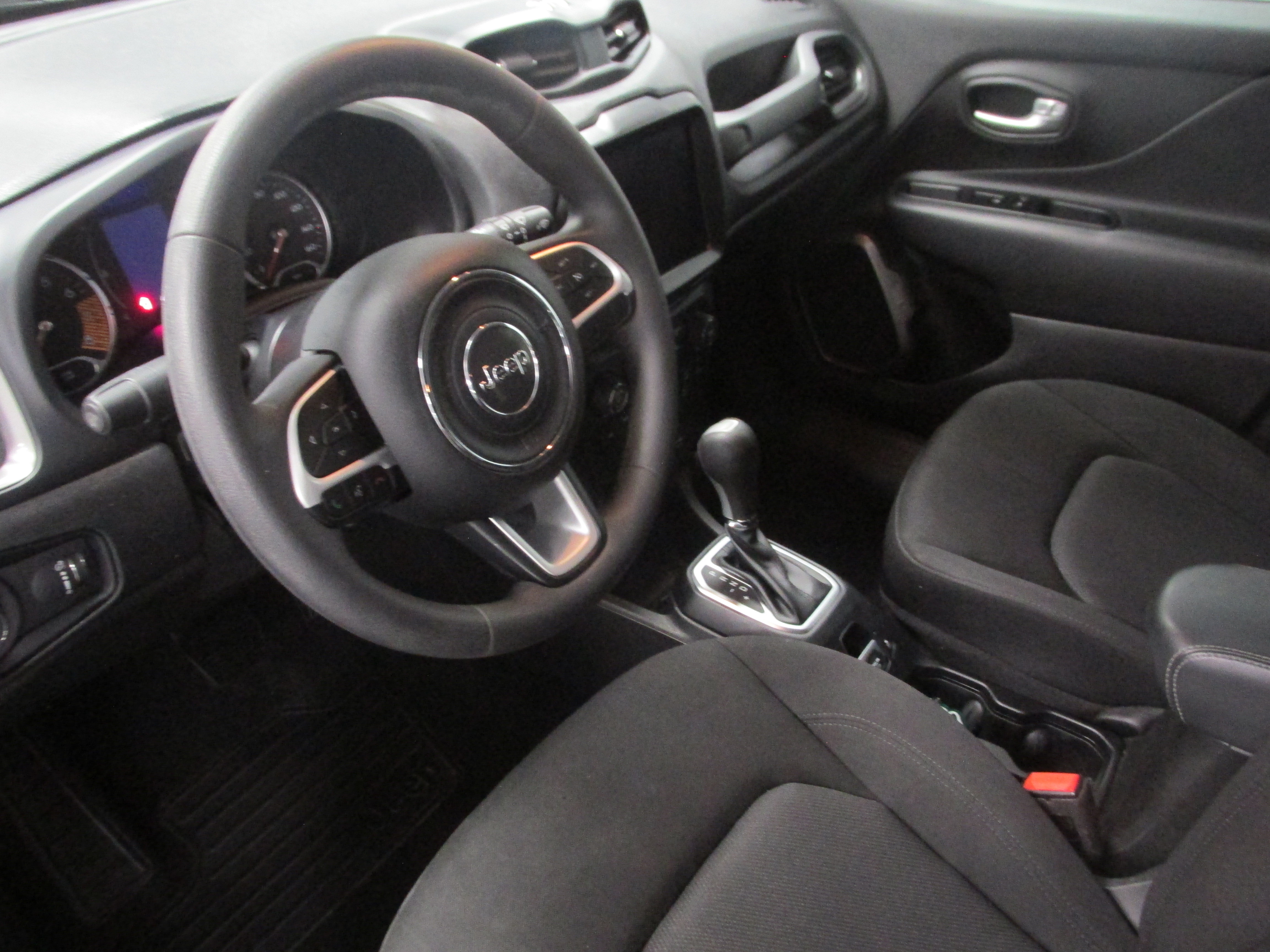 Used 2023 Jeep Renegade Latitude AWD/4WD image 23