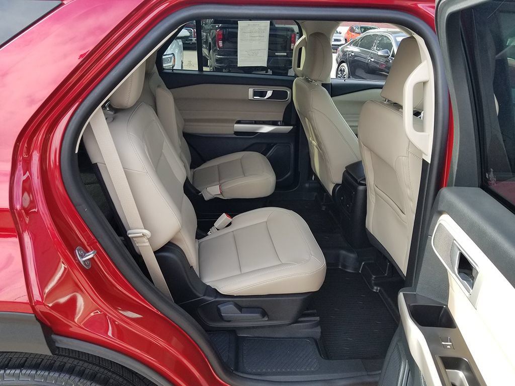 Certified 2023 Ford Explorer XLT w/ Equipment Group 202A AWD/4WD image 18