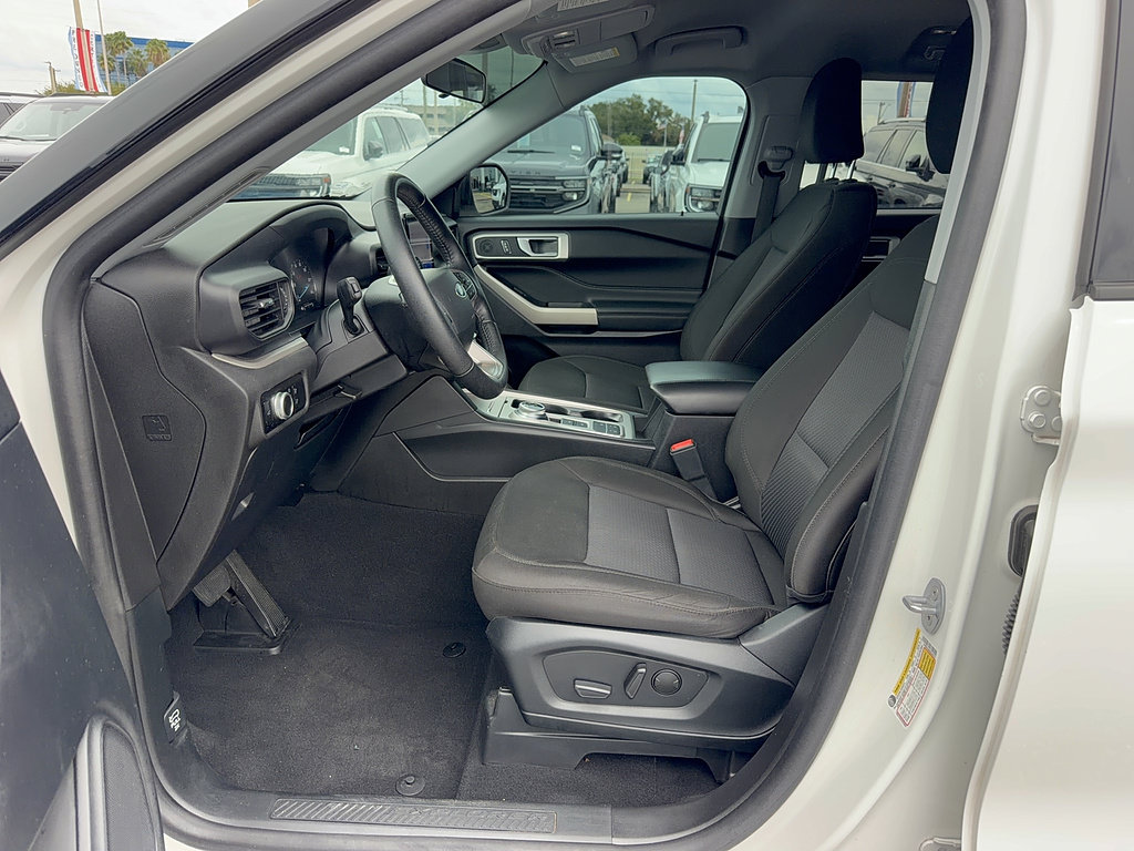 Certified 2022 Ford Explorer XLT RWD image 11