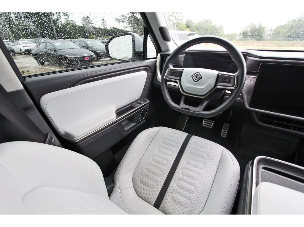 Used 2022 Rivian R1T Adventure AWD/4WD image 11