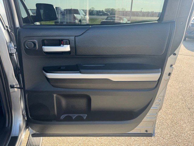 Used 2018 Toyota Tundra SR5 w/ SR5 Upgrade Package AWD/4WD image 31