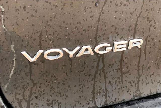 Used 2023 Chrysler Voyager LX FWD image 10