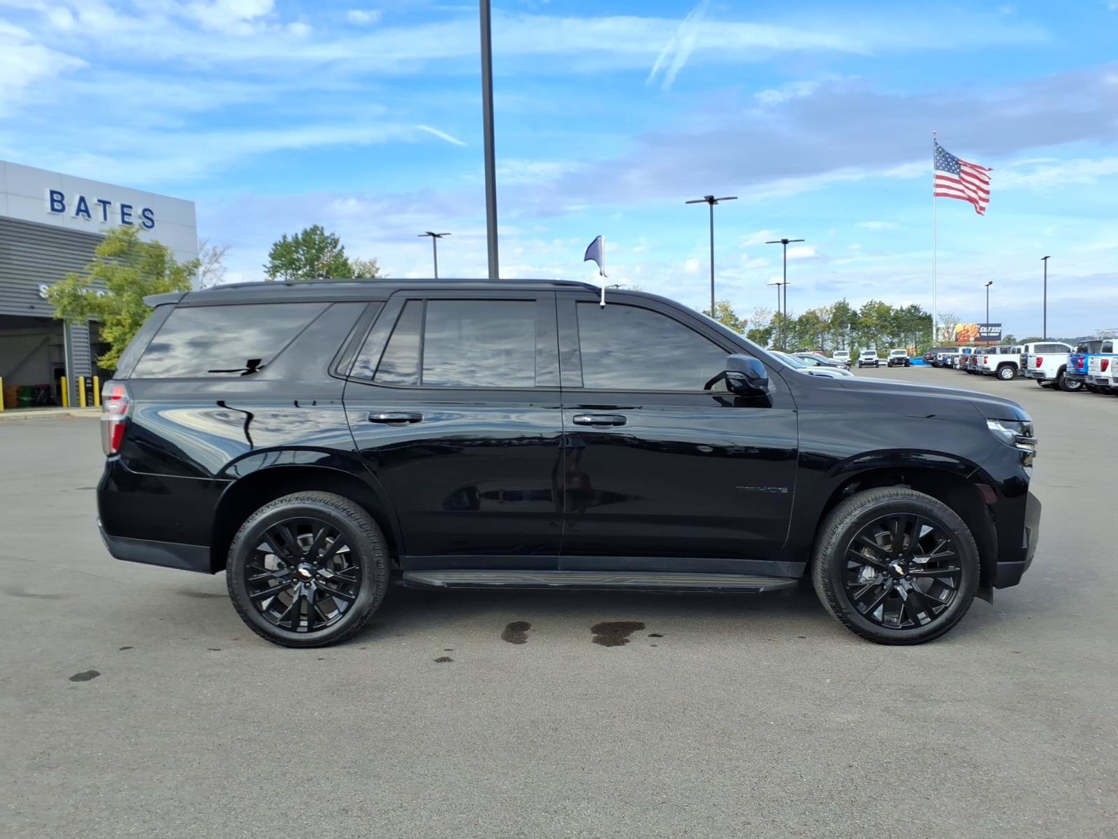 Used 2021 Chevrolet Tahoe RST w/ Luxury Package AWD/4WD image 2