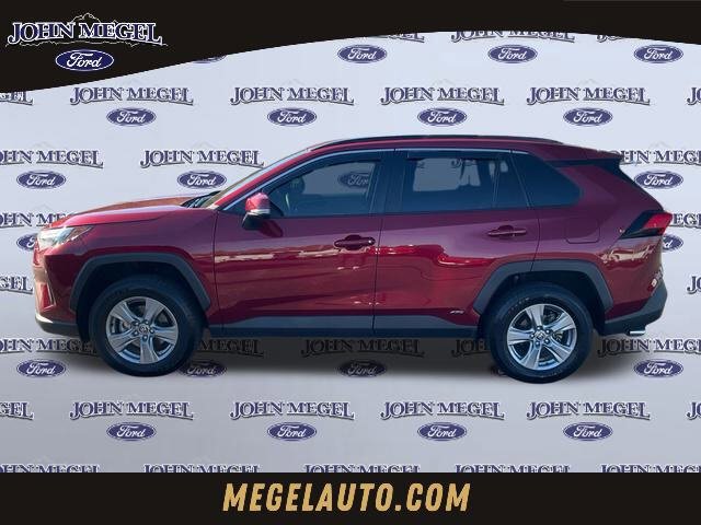 Used 2022 Toyota RAV4 XLE image 2