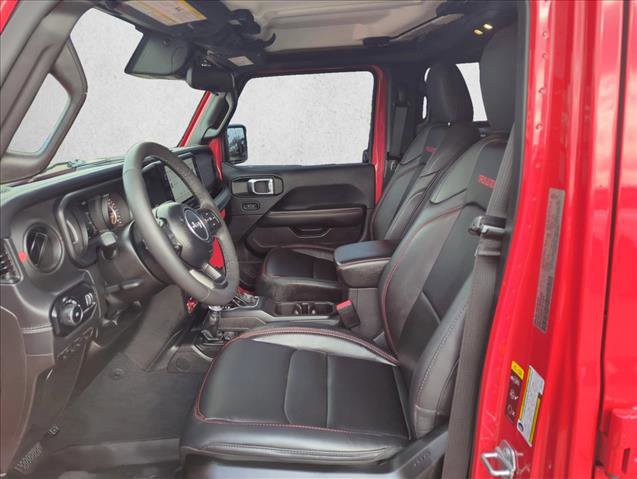 Used 2025 Jeep Wrangler Rubicon w/ Convenience Group image 15