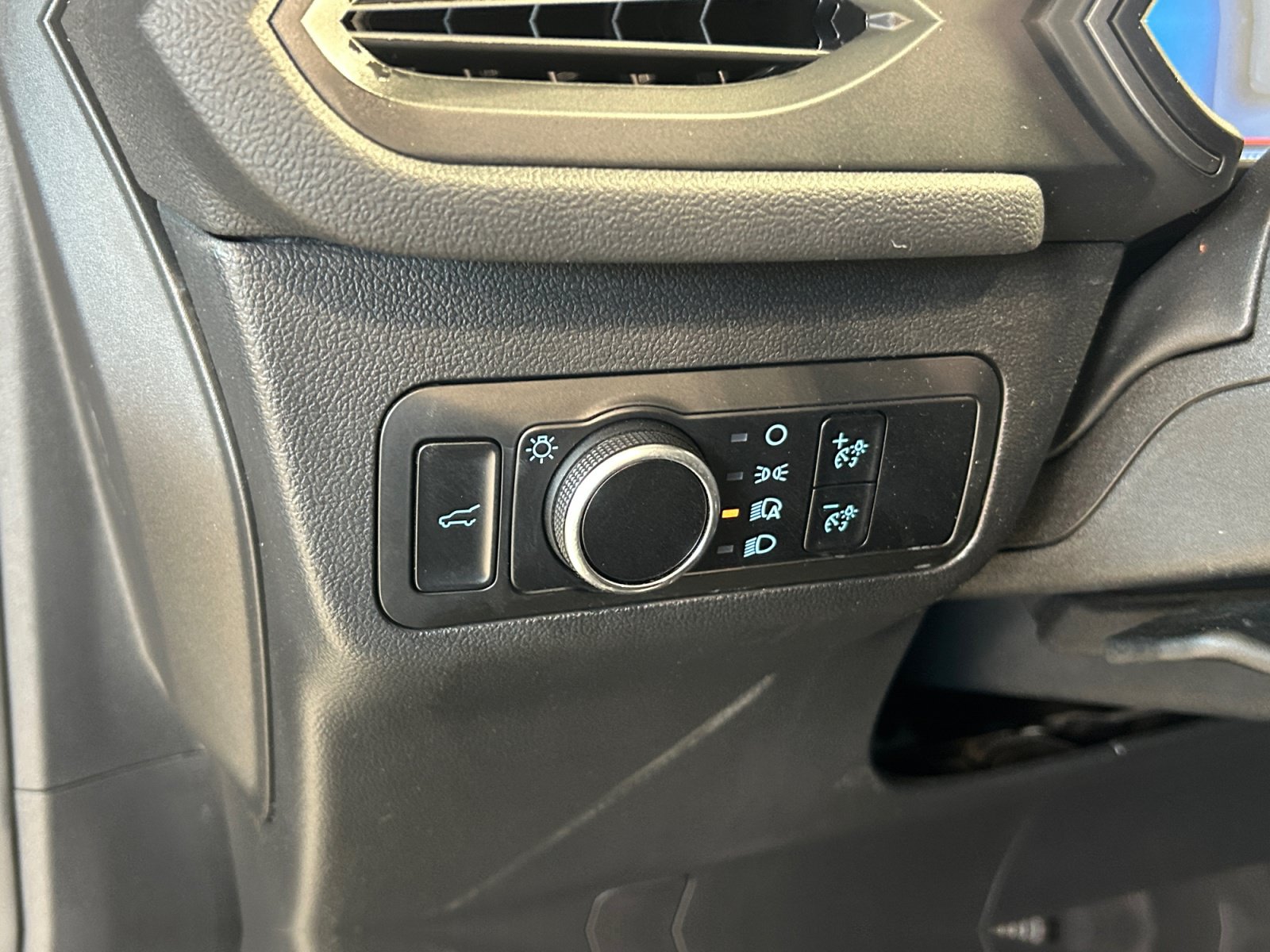 Certified 2024 Ford Escape Active AWD/4WD image 13
