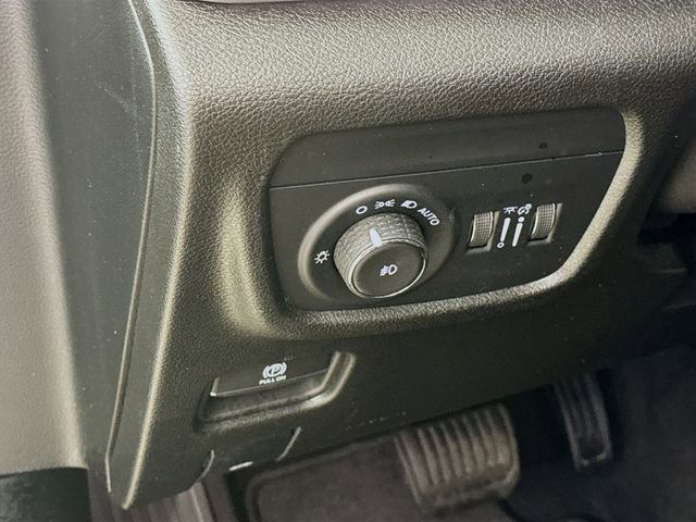 Used 2023 Jeep Grand Cherokee L Limited image 12