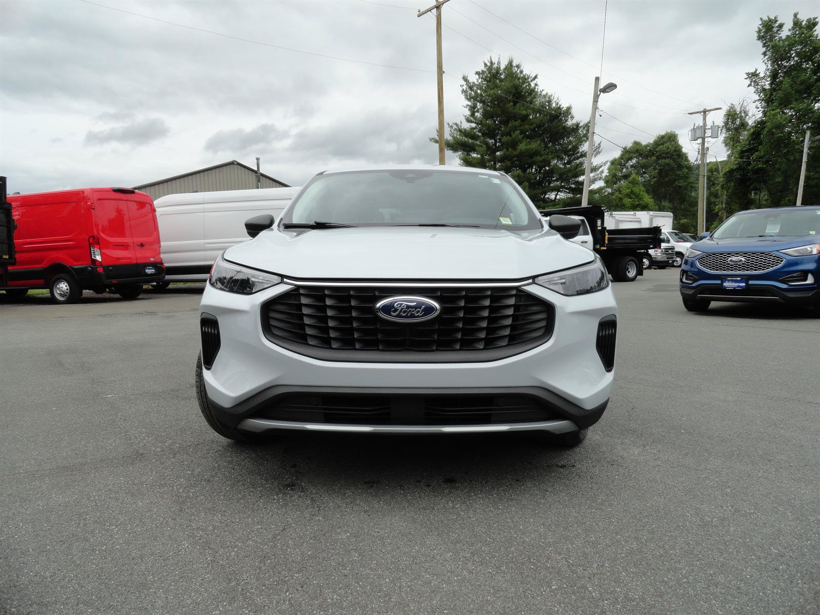 Certified 2025 Ford Escape Active AWD/4WD image 2