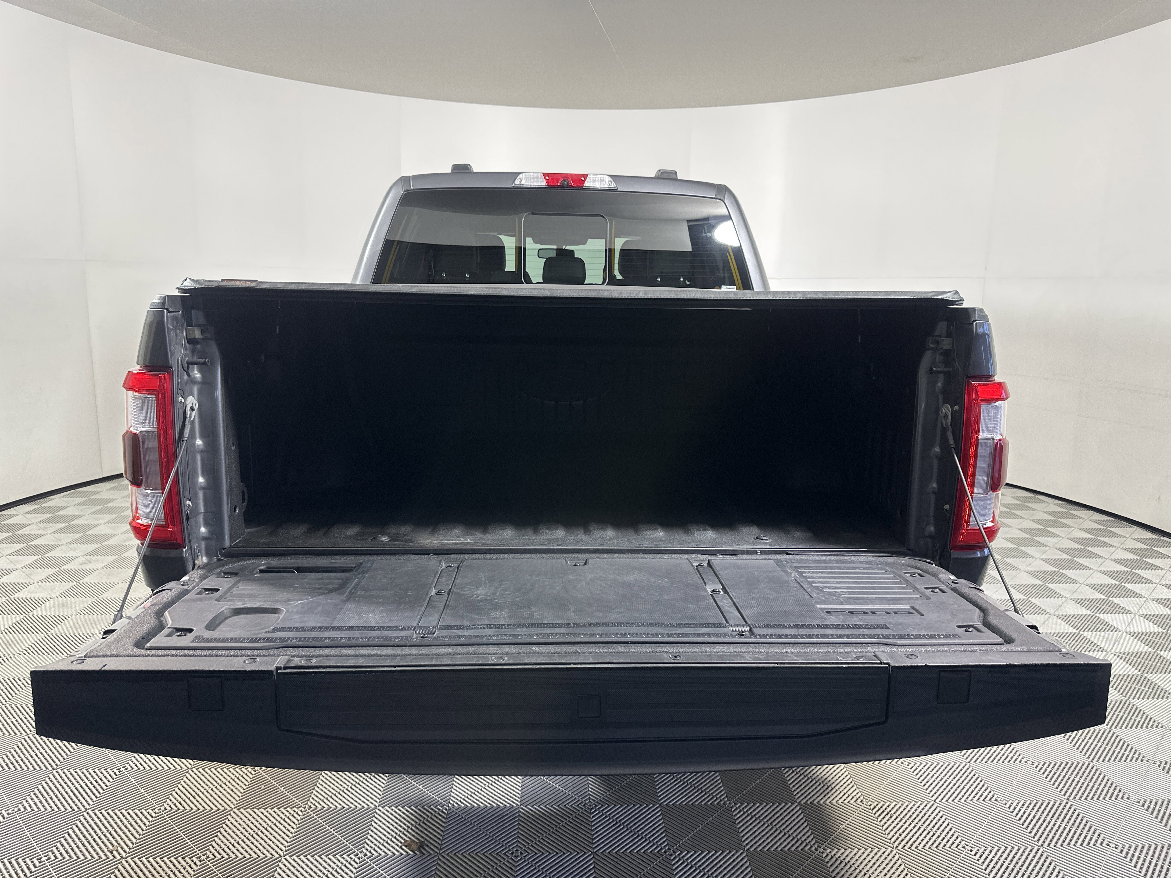 Certified 2022 Ford F150 Platinum w/ Equipment Group 701A High AWD/4WD image 25