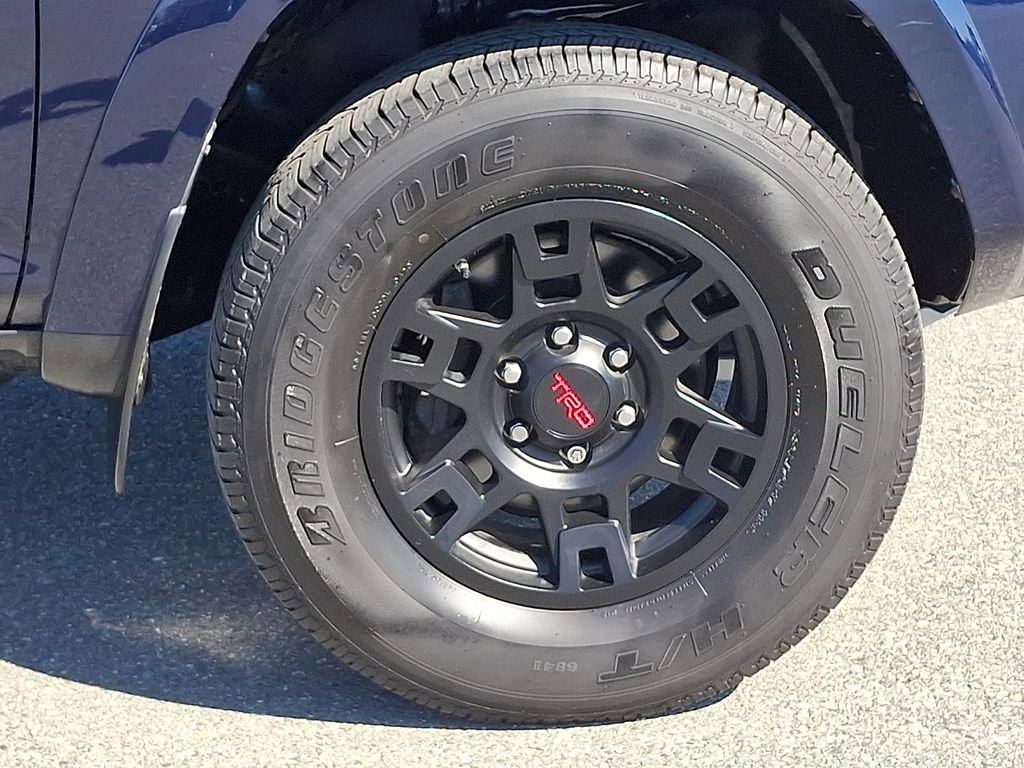 Used 2021 Toyota 4Runner Venture w/ Moonroof Package image 8