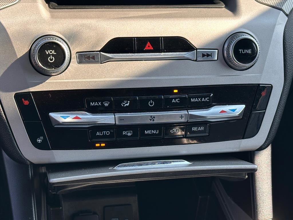 Certified 2024 Ford Explorer XLT w/ Equipment Group 202A image 24