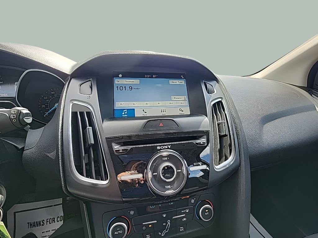 Certified 2018 Ford Focus SEL FWD image 25