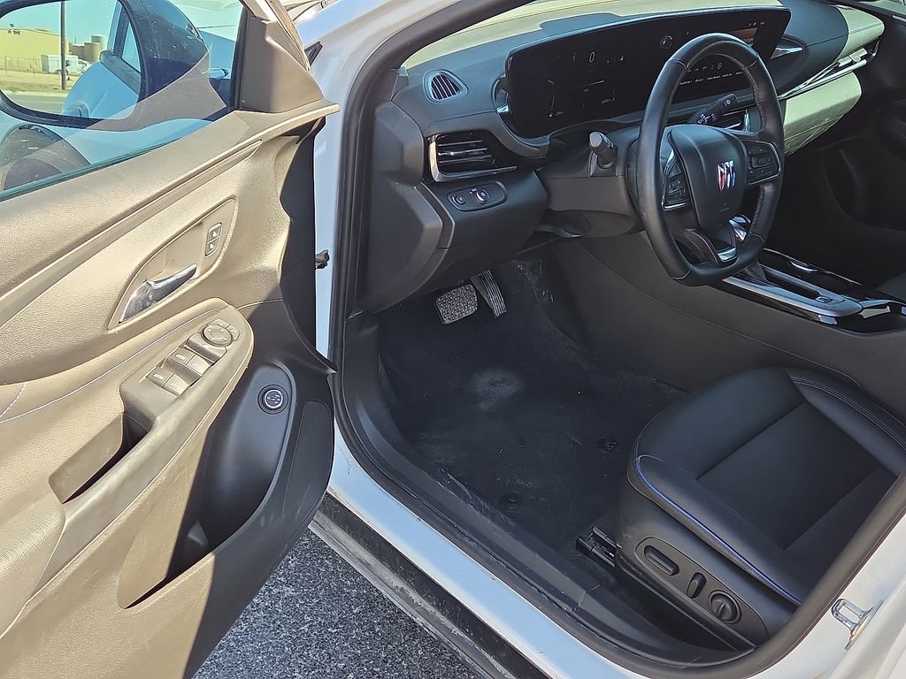 Used 2024 Buick Envista Sport Touring w/ Convenience I Package image 20