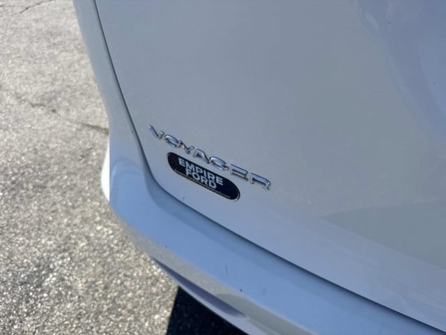 Used 2023 Chrysler Voyager LX FWD image 6