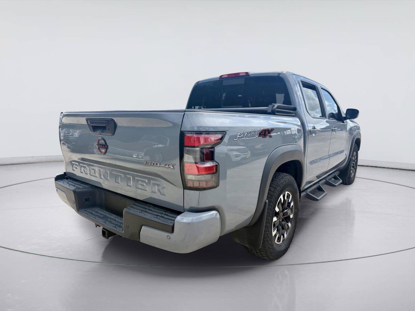 Used 2023 Nissan Frontier PRO-4X w/ Technology Package AWD/4WD image 3