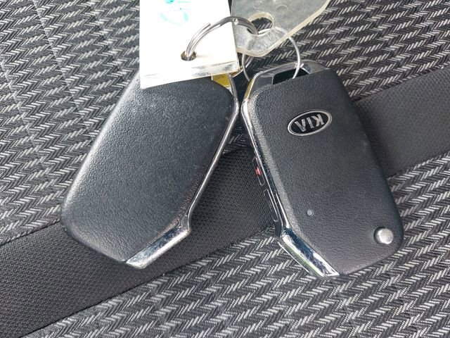 Used 2021 Kia Sorento LX image 33