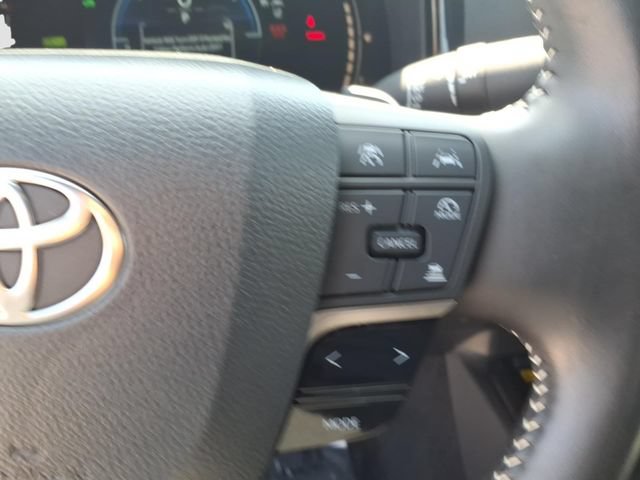 Used 2025 Toyota Camry SE FWD image 25
