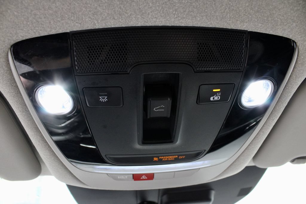 Used 2025 Kia Niro EX Touring FWD image 36