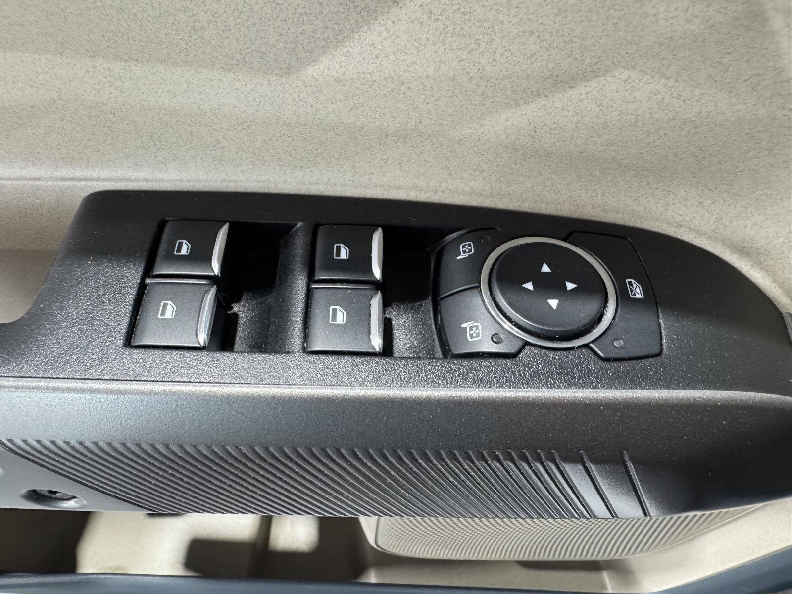 Certified 2025 Ford Maverick Lariat AWD/4WD image 33