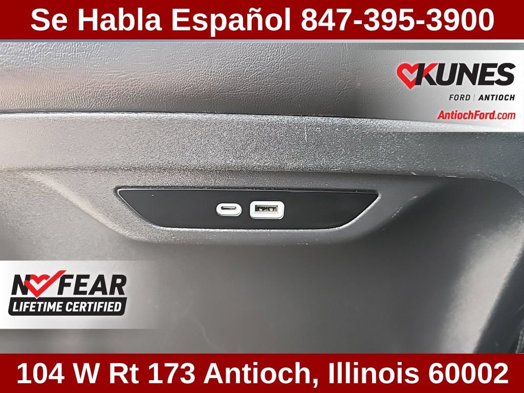 Used 2025 Chrysler Pacifica Select FWD image 41