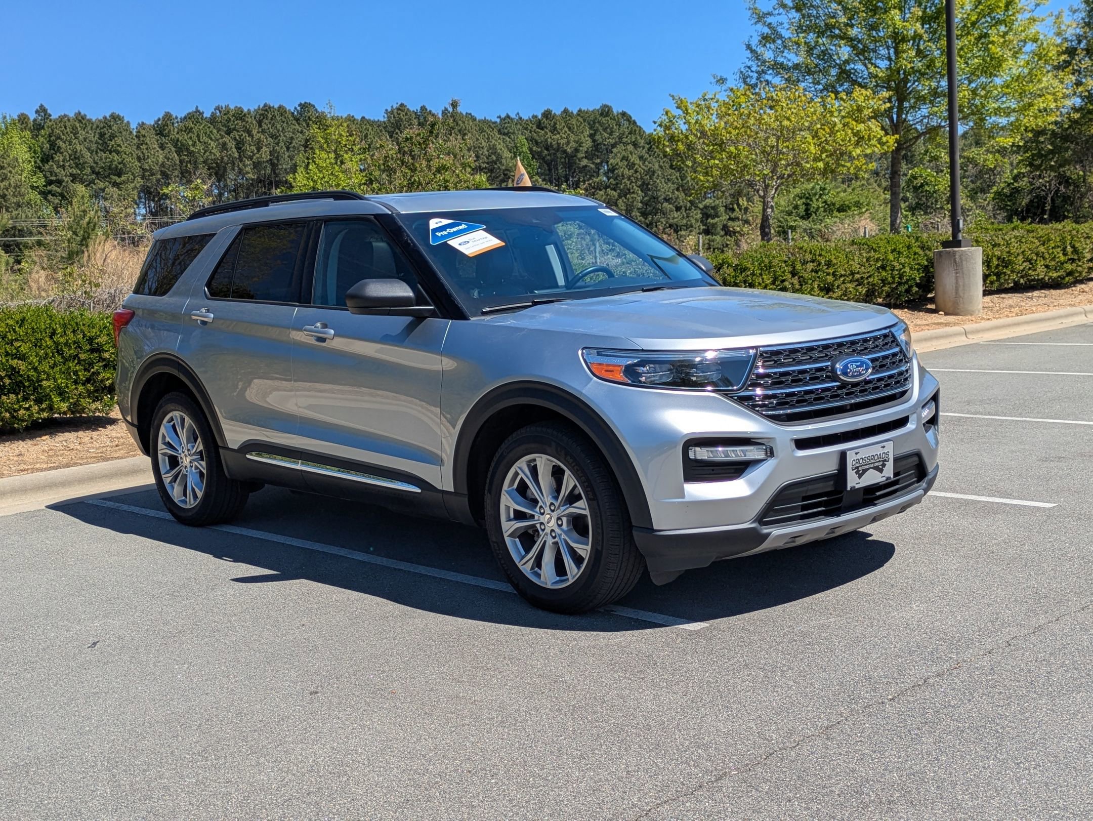 Certified 2024 Ford Explorer XLT w/ Equipment Group 202A AWD/4WD image 2