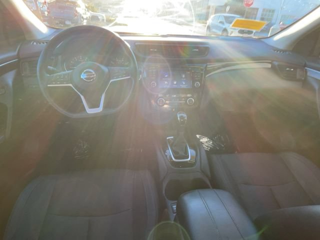 Used 2017 Nissan Rogue Sport SL w/ SL Premium Package AWD/4WD image 15