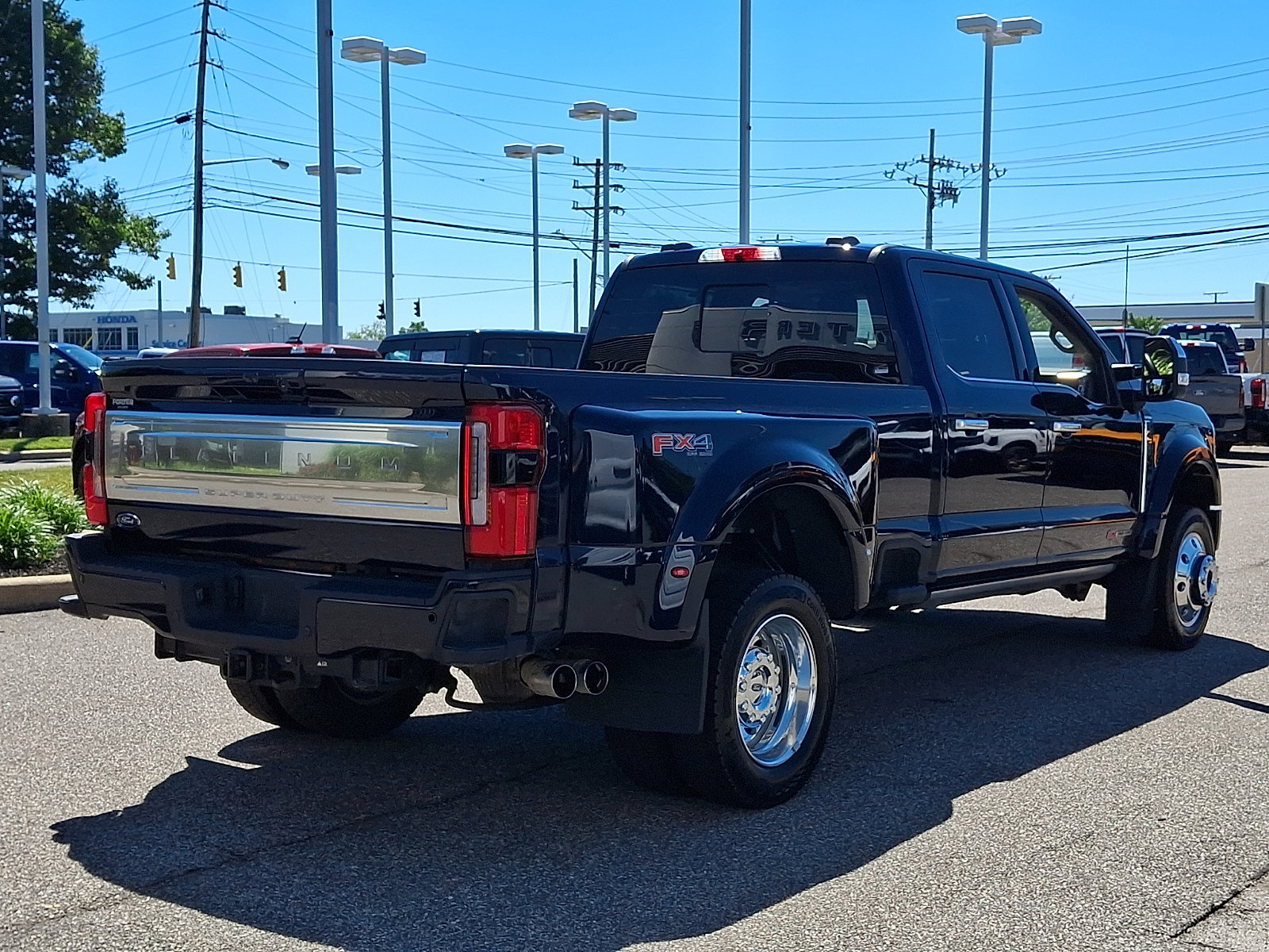 Certified 2025 Ford F450 Platinum w/ Platinum Plus Package AWD/4WD image 11