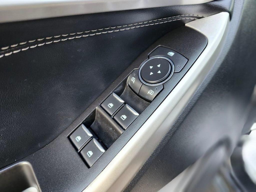 Certified 2022 Ford Explorer XLT w/ Equipment Group 202A image 19