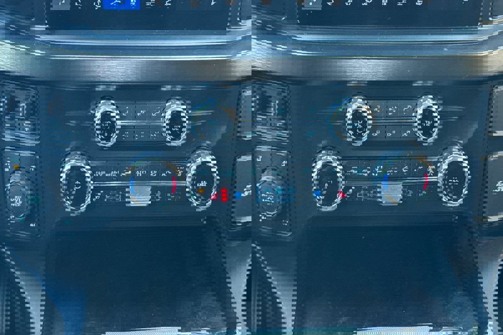 Certified 2023 Ford F250 Lariat w/ Lariat Ultimate Package image 21