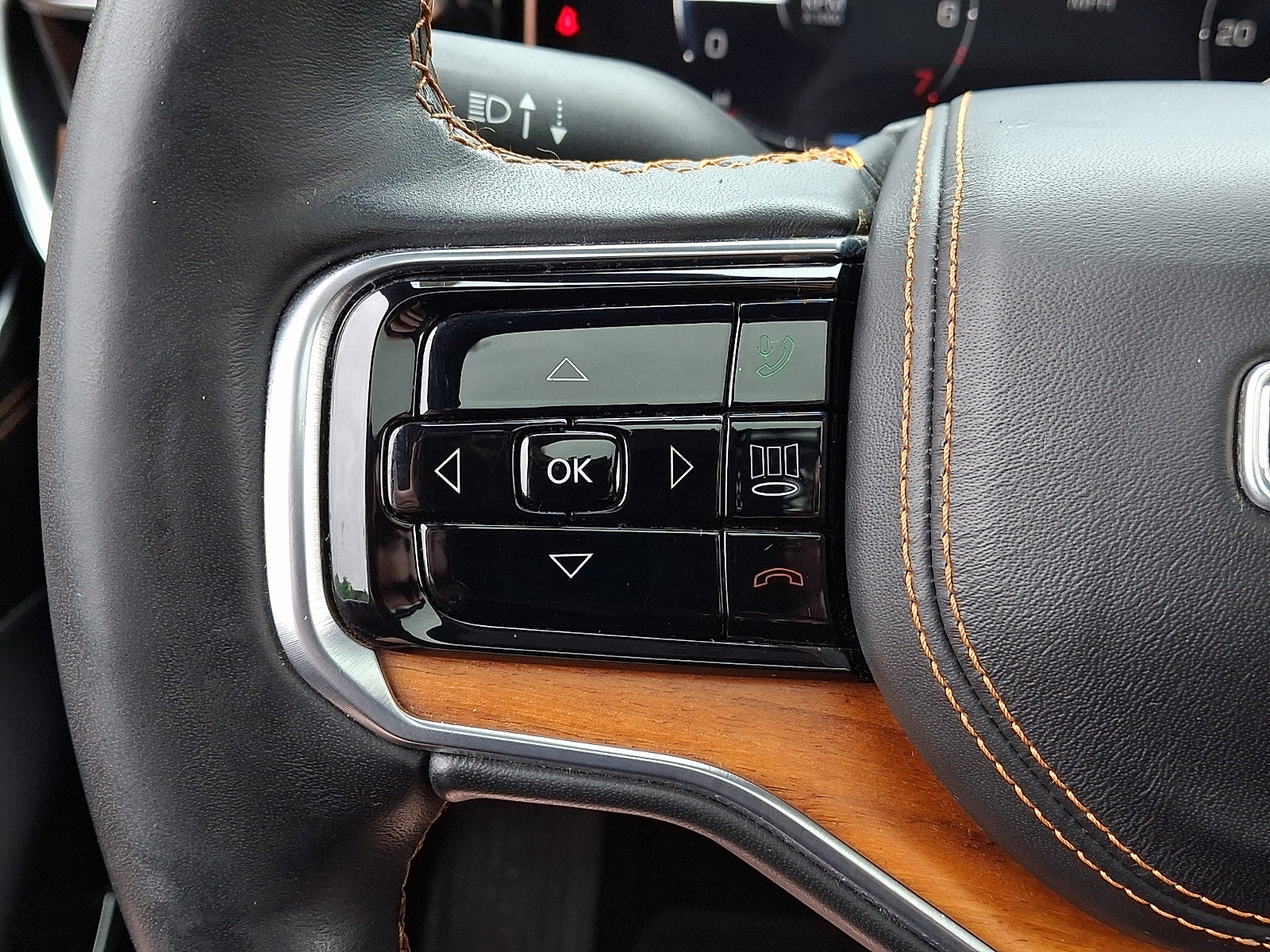 Used 2022 Jeep Grand Wagoneer Series III w/ Flexible Seating Group AWD/4WD image 29
