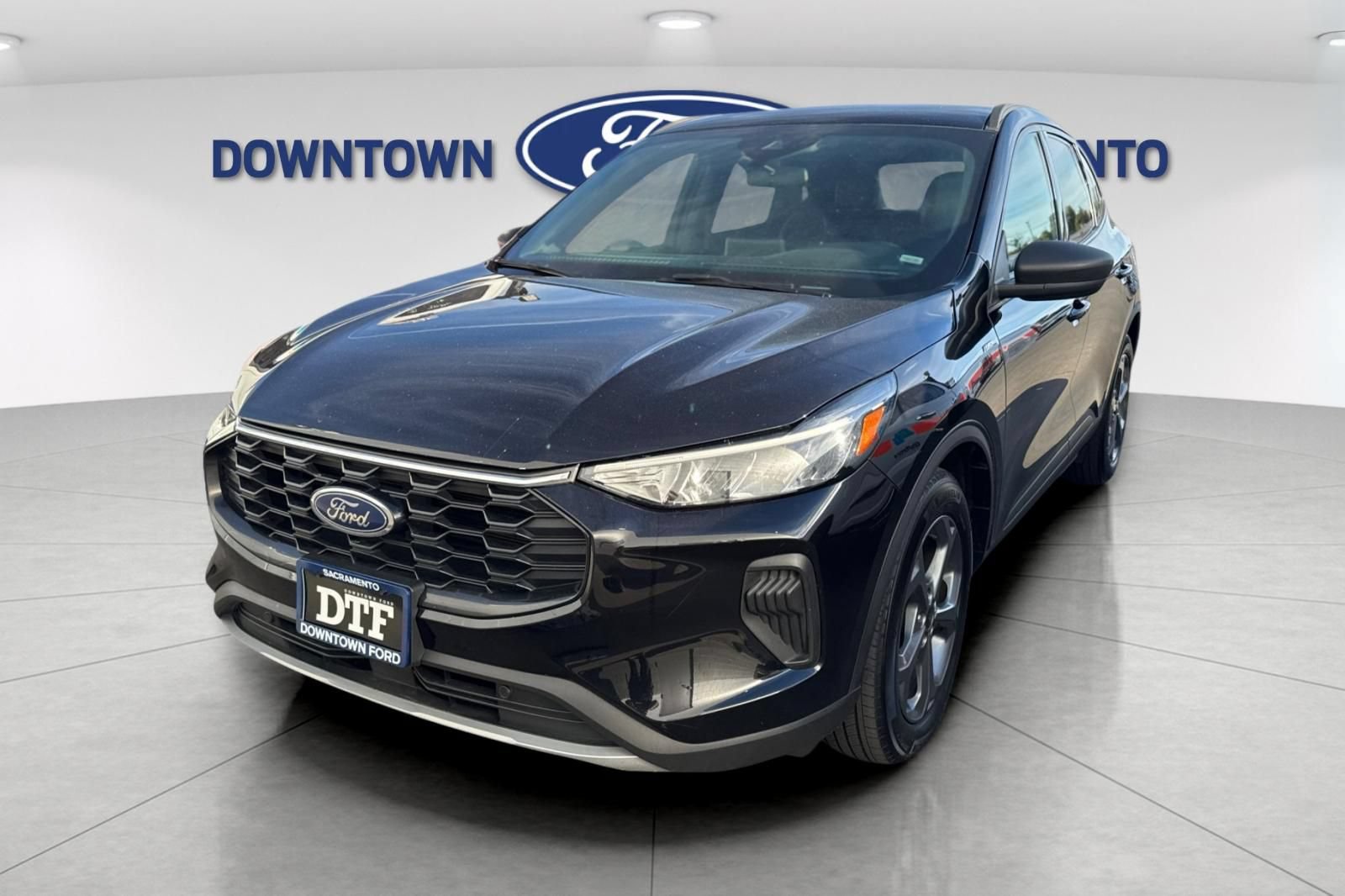 Certified 2025 Ford Escape ST-Line FWD image 2