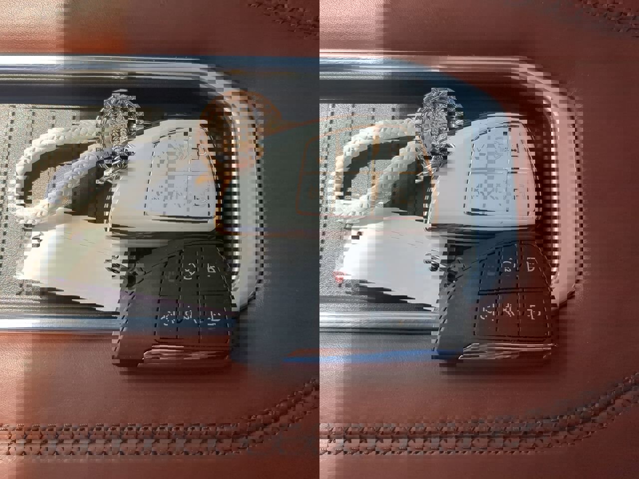 Used 2023 GMC Yukon Denali Ultimate image 28