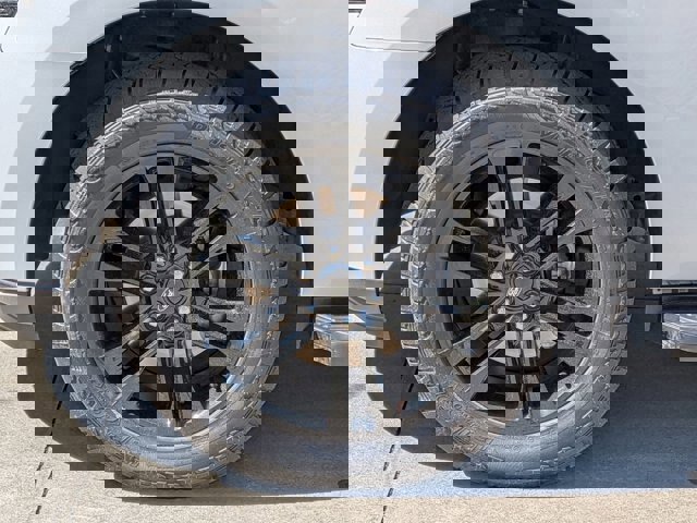 Certified 2024 Ford Expedition XLT image 11